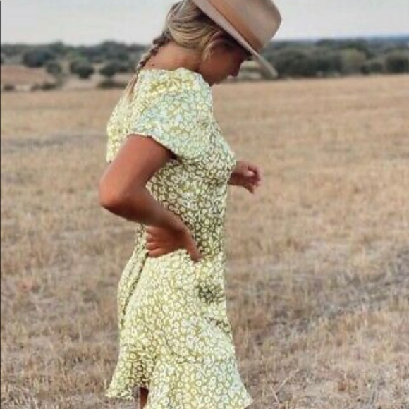 🛍️BEAUTIFUL SATIN EFFECT ZARA NEW DRESS SIZE SMALL - Picture 2 of 8